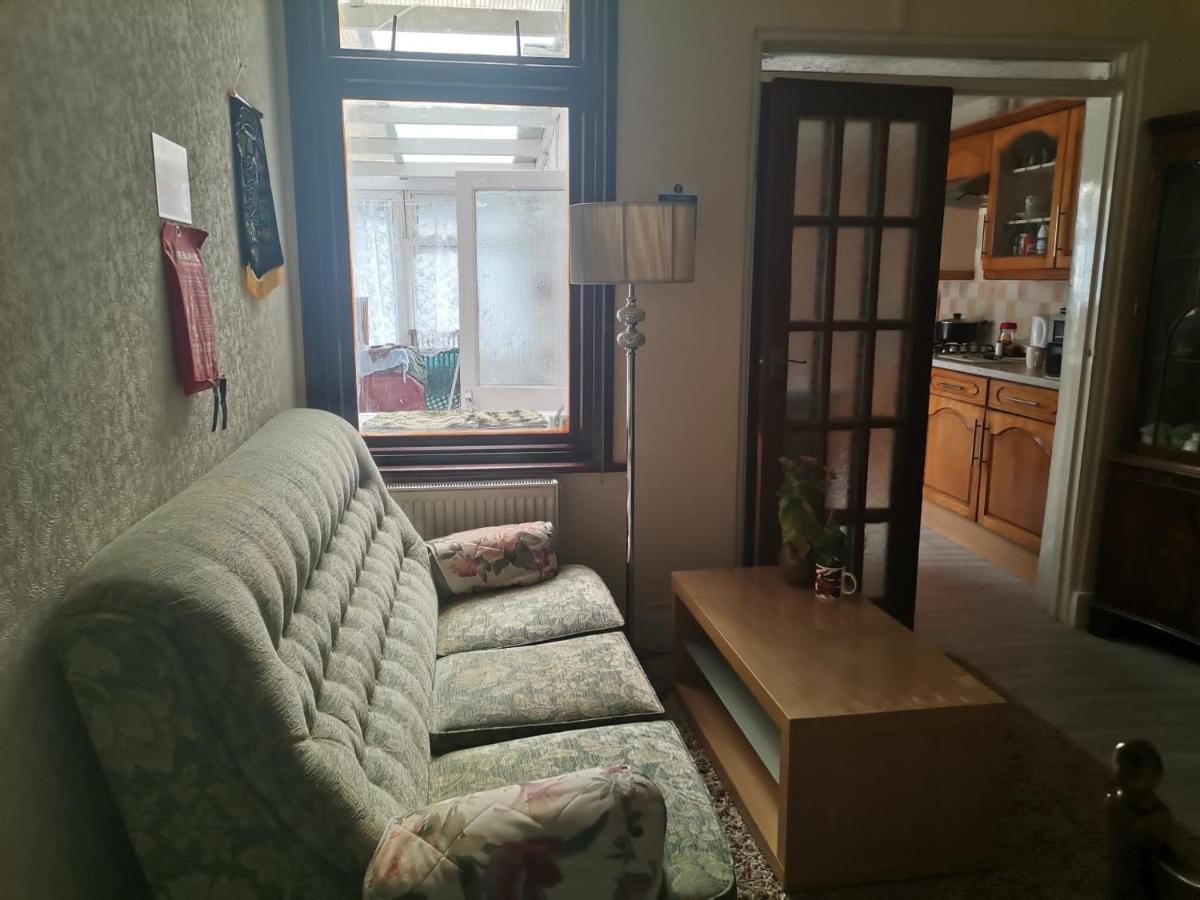 Double Room Available- London Seven Kings Seven Kings Train Station Ilford Exterior photo